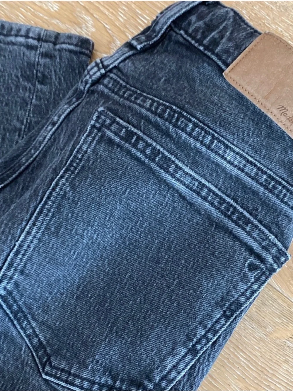 Madewell “The Perfect Vintage Straight Jean” 24 - Picture 3 of 13